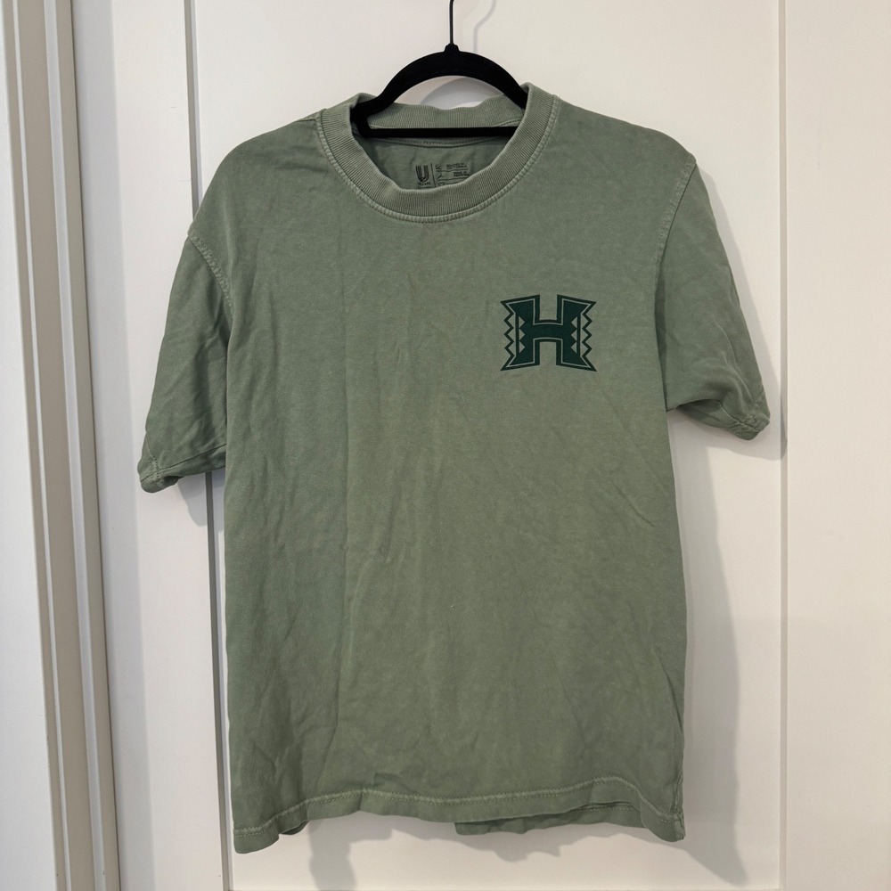 Uscape University of Hawaii Rainbow Warriors Sage Green Graphic T-Shirt Mens S